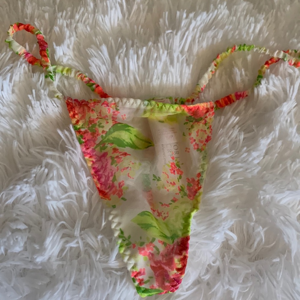 Victoria’s Secret Sheer Print Thong Size S